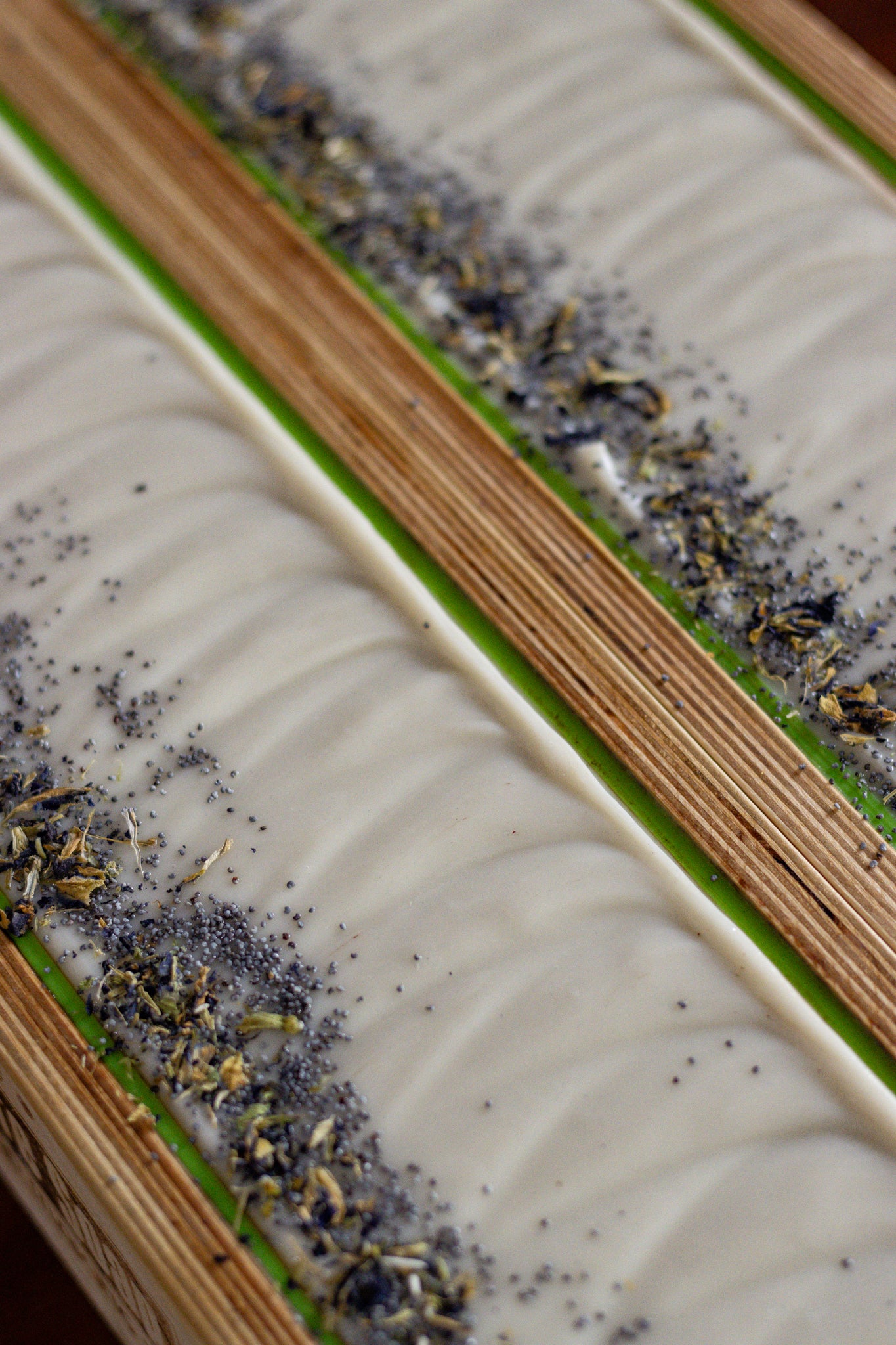 OLD WORLD TOBACCO BAY LEAF OAT MILK BAR SOAP