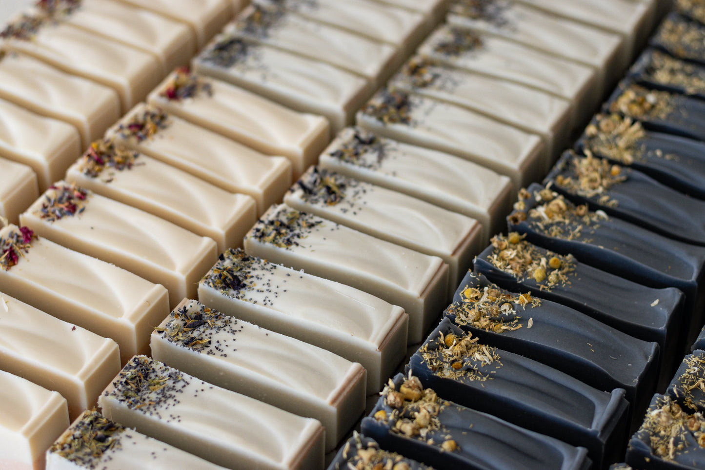 OLD WORLD TOBACCO BAY LEAF OAT MILK BAR SOAP