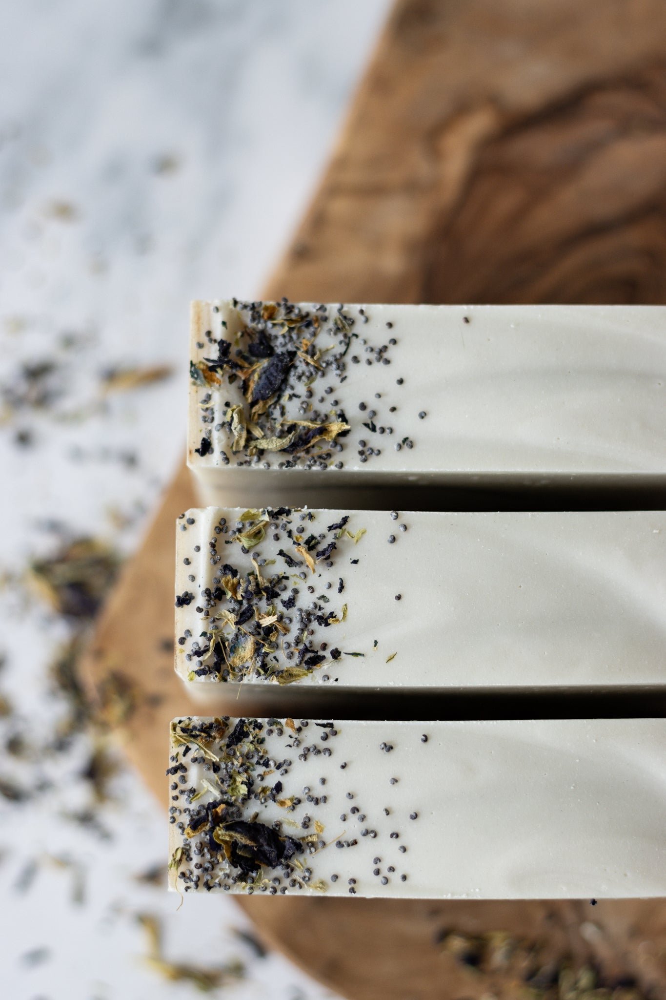 OLD WORLD TOBACCO BAY LEAF OAT MILK BAR SOAP