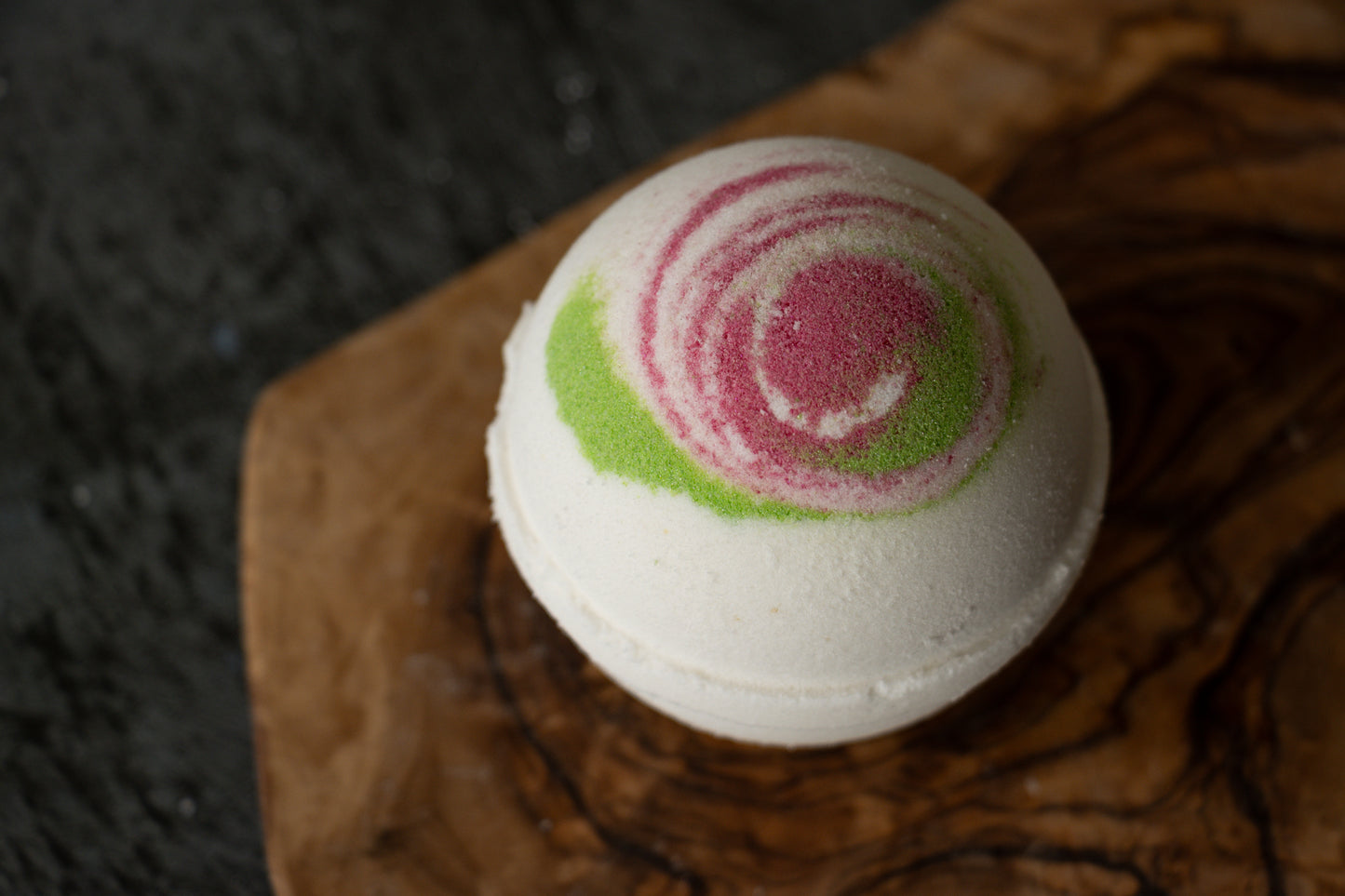 RASPBERRY MOJITO OAT BATH BOMB